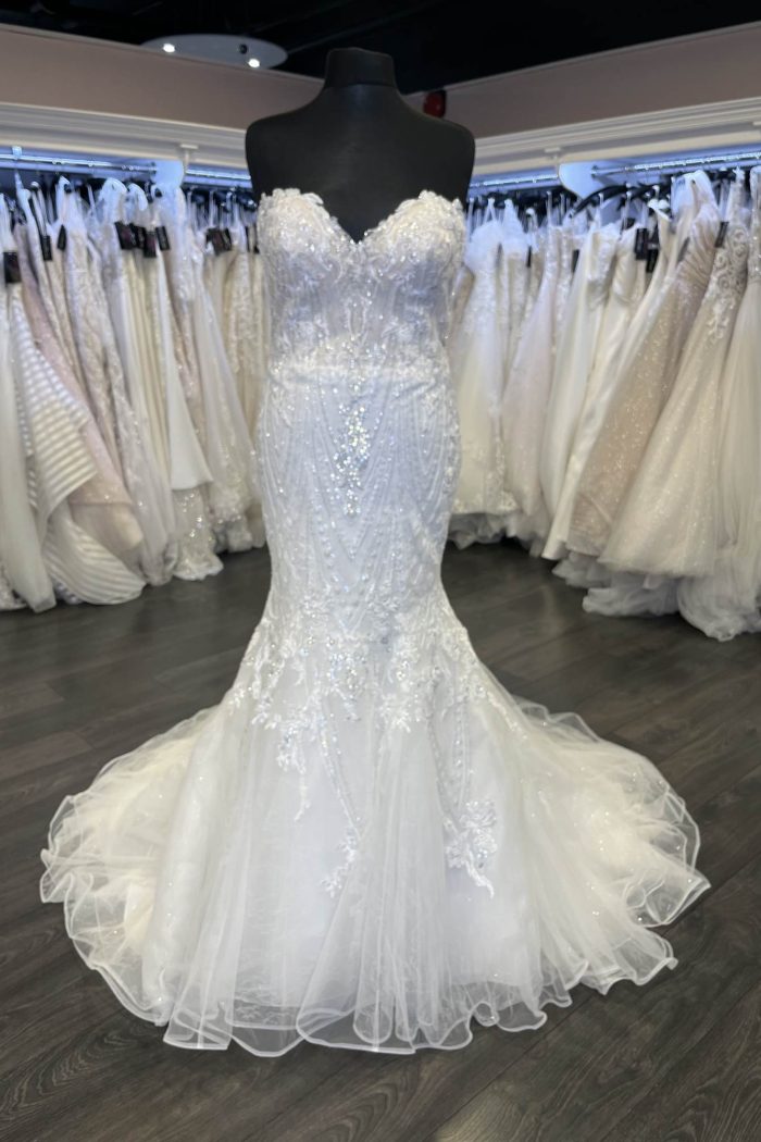 fishtail wedding dress, strapless wedding dress, plus size fishtail