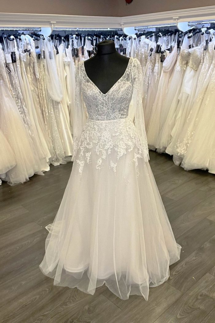 lace wedding dress, wedding dress with sleeves,