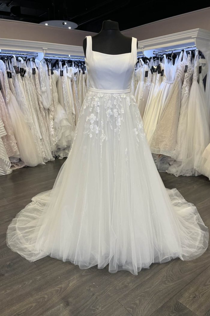 snow white wedding dress, disney wedding dress, princess wedding dress,